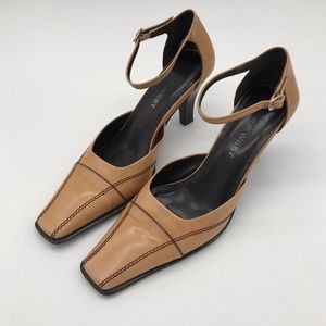 Nine West R-Positive Women’s Square-Toe Pump